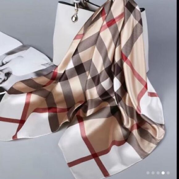 Beautiful ￼plaid scarf/ shawl/whatever - Picture 1 of 13